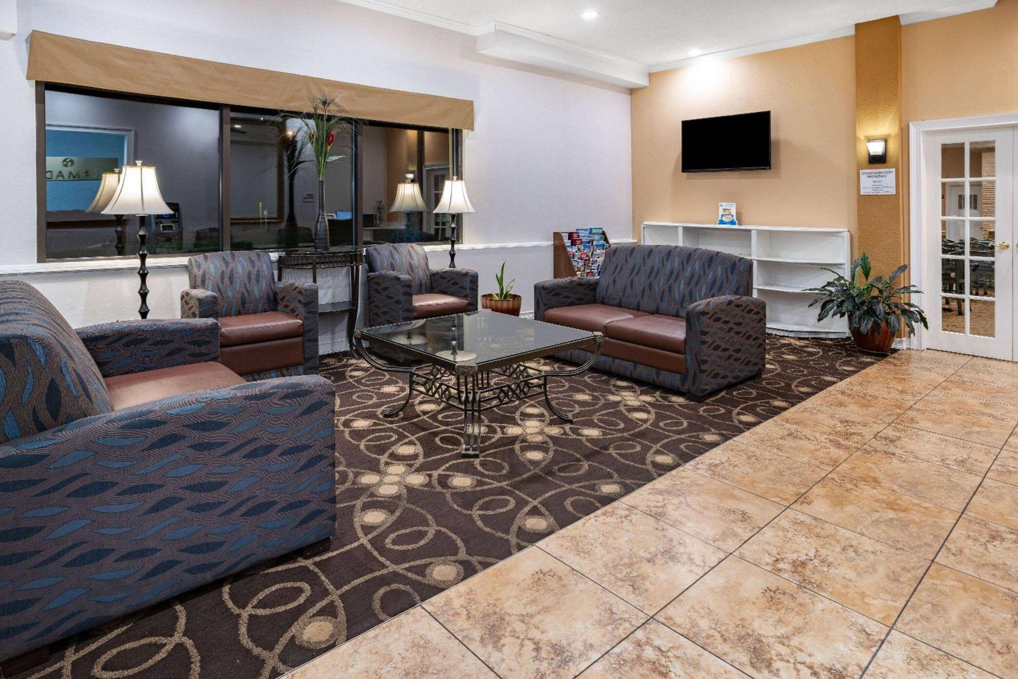Ramada By Wyndham West Atlantic City Egg Harbor Township Eksteriør billede